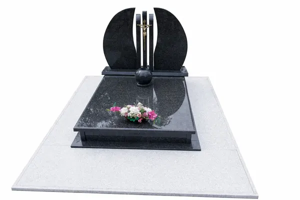 Płyty granitowe wokół nagrobka